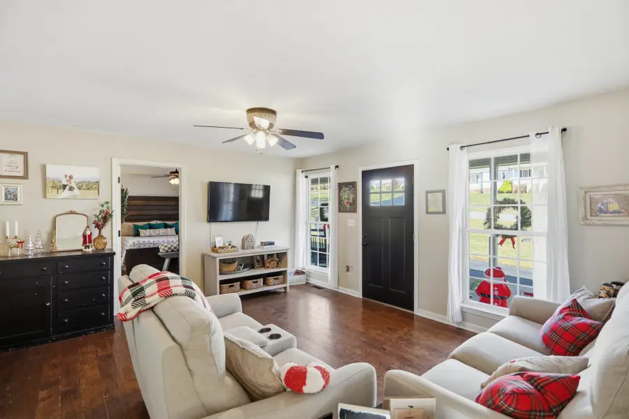 141 Matt Dr, Scottsville, KY 42164 - Image #3