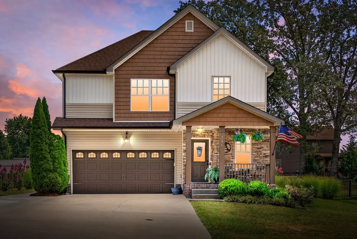 296 Ivy Bend Cir, Clarksville, TN 37043 - Image #1