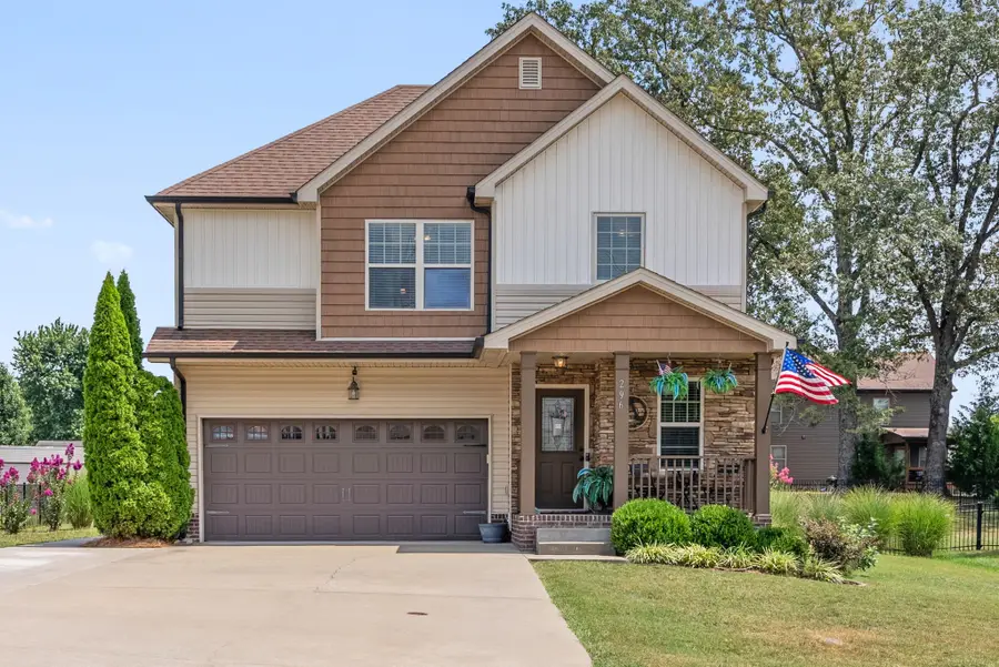 296 Ivy Bend Cir, Clarksville, TN 37043 - Image #2