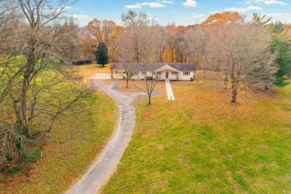 520 Peterson Ln, Clarksville, TN 37040