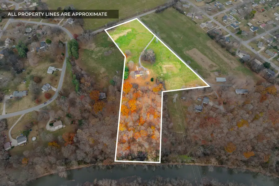 520 Peterson Ln, Clarksville, TN 37040 - Image #2