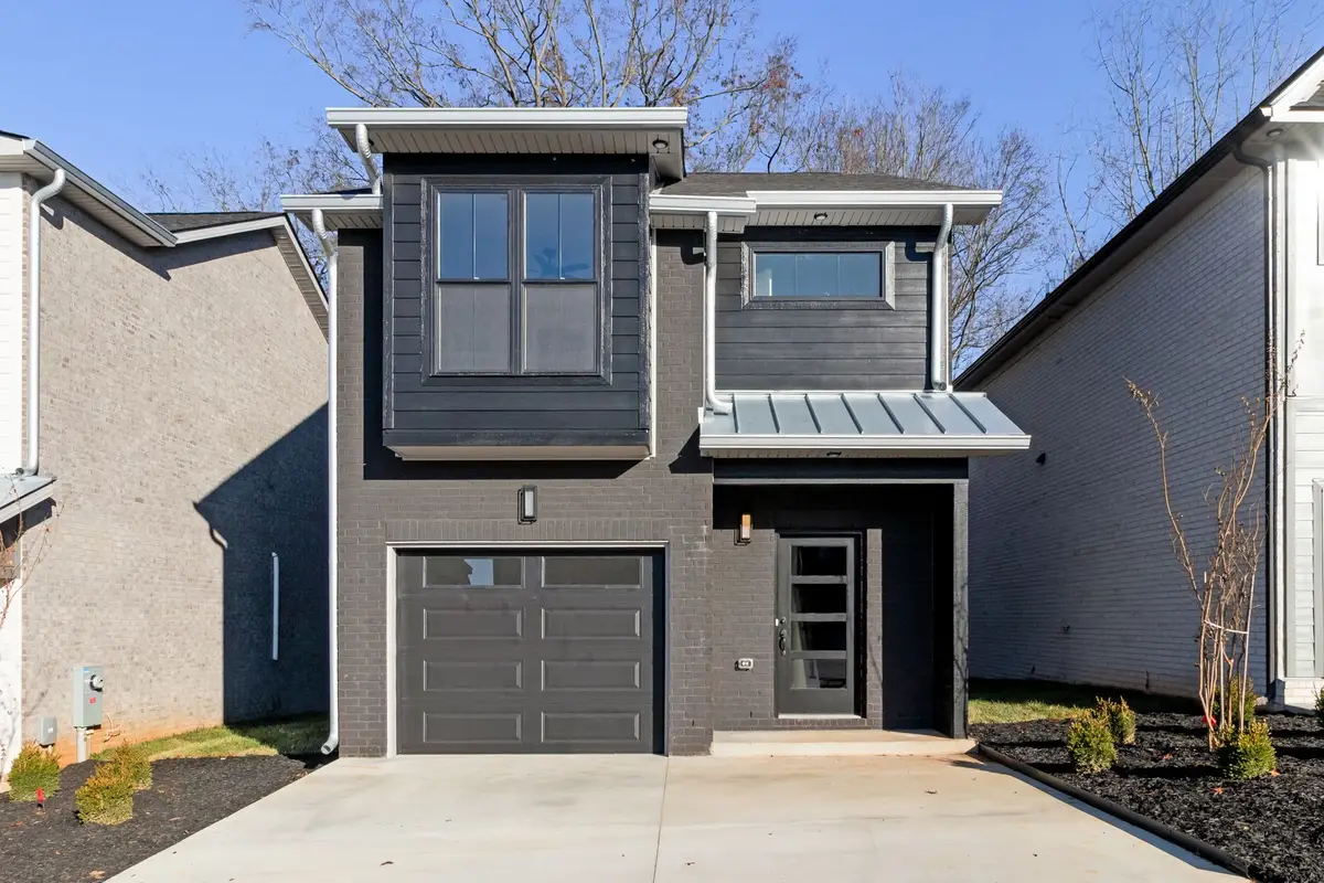 60 Dutch Dr, Clarksville, TN 37043 - Image #1