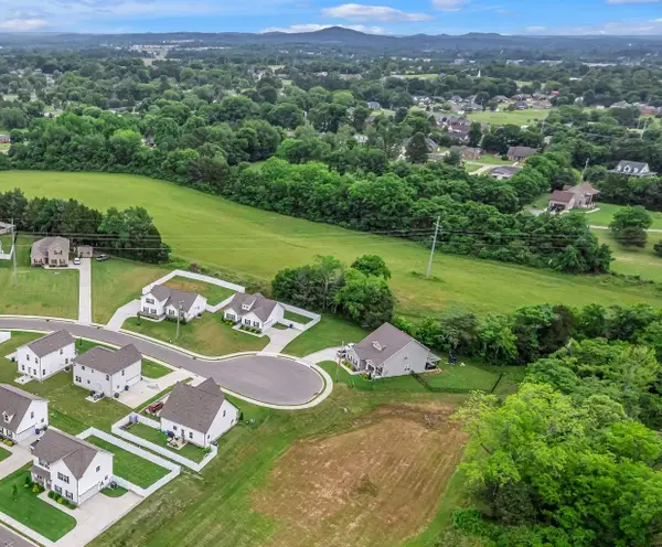 104 Curbow Ct, Shelbyville, TN 37160