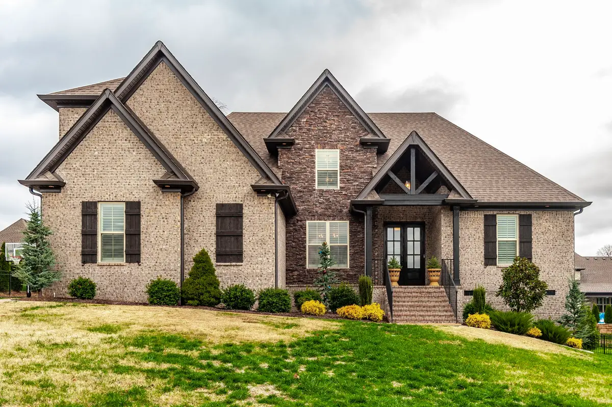 2024 Hawkwell Cir, Hendersonville, TN 37075 - Image #1