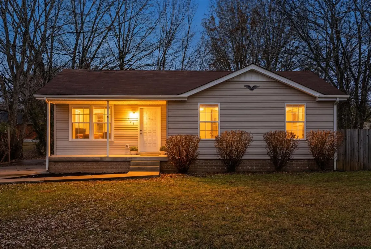 537 Appleton Dr, Clarksville, TN 37042 - Image #1