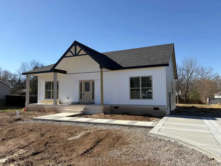 985 Long Beech Dr, Clarksville, TN 37042 - Image #2