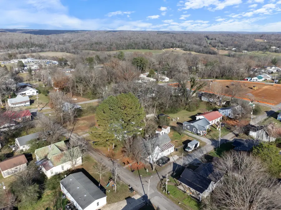 121 Nall Ave, Centerville, TN 37033 - Image #2