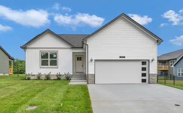 370 Galway Dr, Clarksville, TN 37042