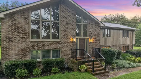 1302 Twin Springs Dr, Brentwood, TN 37027