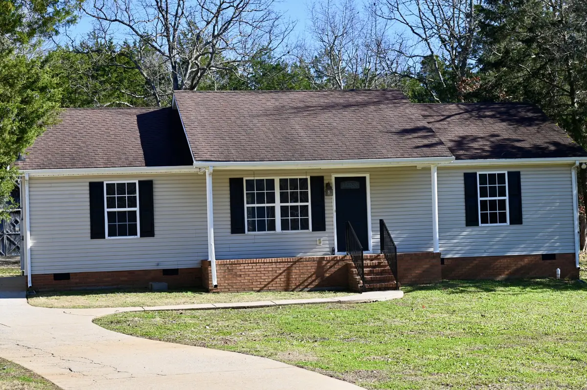 1513 Rebecca Dr, Chapel Hill, TN 37034 - Image #1