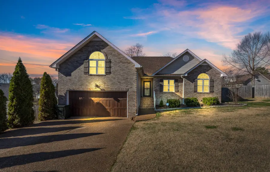 402 Bryn Mawr Cir, Gallatin, TN 37066 - Image #2