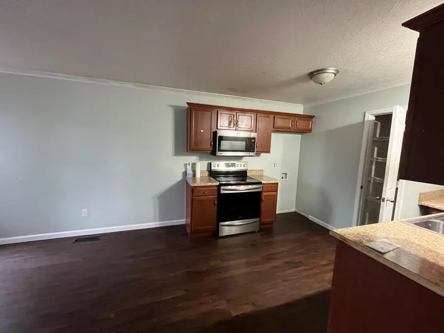 2305 Lone Oak Rd, Paris, TN 38242 - Image #2