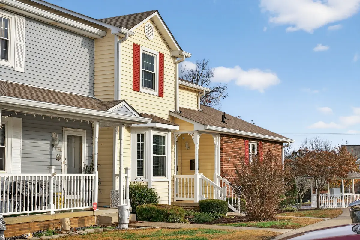 33 Rolling Meadows Dr, Goodlettsville, TN 37072 - Image #1