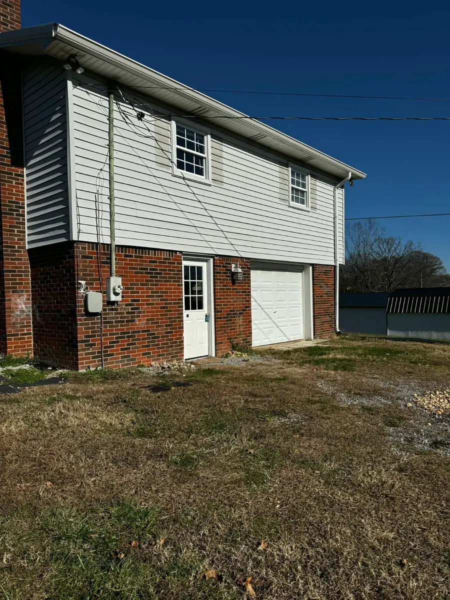 3021 Thompson Ln, Westmoreland, TN 37186 - Image #2