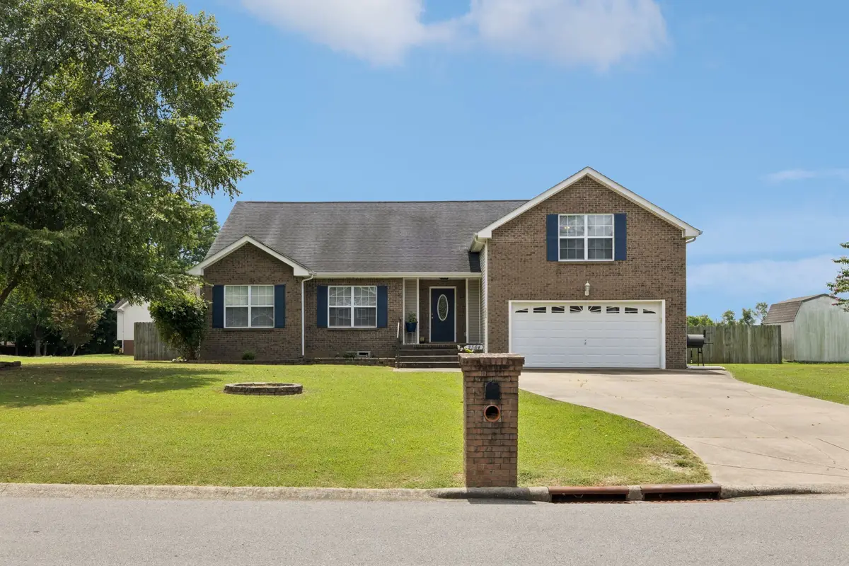 2564 Leprechaun Ln, Clarksville, TN 37042 - Image #1