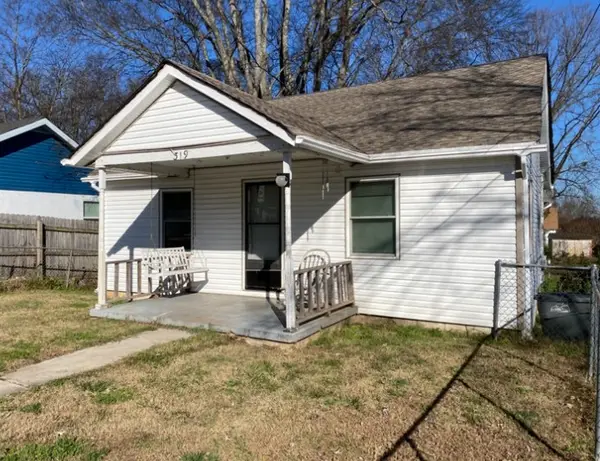 319 E 17th St, Columbia, TN 38401