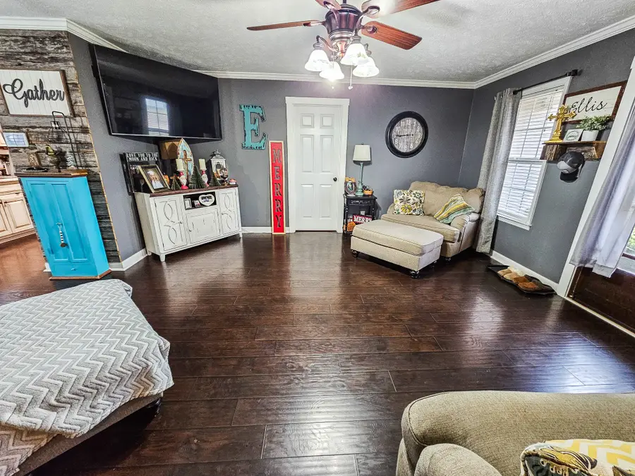 16 Volunteer Rd, Petersburg, TN 37144 - Image #3