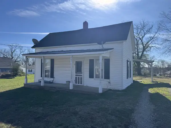 805 W 2nd St, Dickson, TN 37055