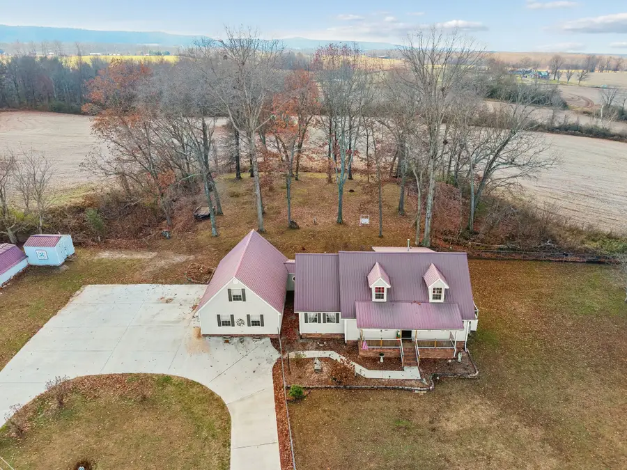 524 Willie Jarvis Rd, Sparta, TN 38583 - Image #2