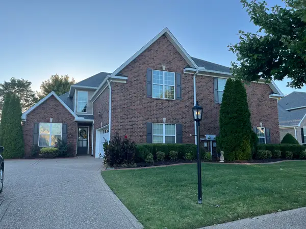 1009 Larkwood Dr, Hermitage, TN 37076