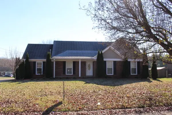 1966 Stepford Dr, Clarksville, TN 37043