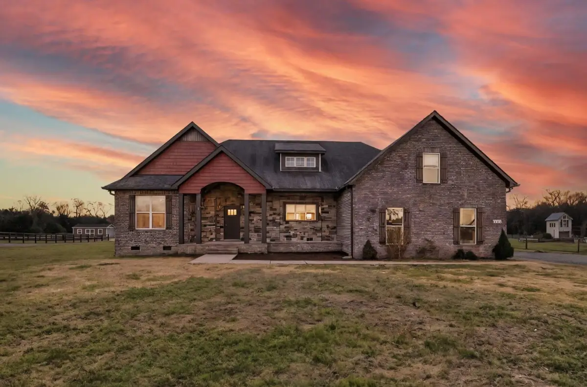 1347 Neil Rd, Chapel Hill, TN 37034 - Image #1