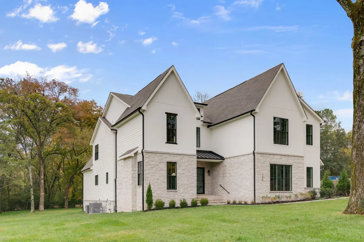 706 Brook Hollow Rd, Nashville, TN 37205 - Image #1