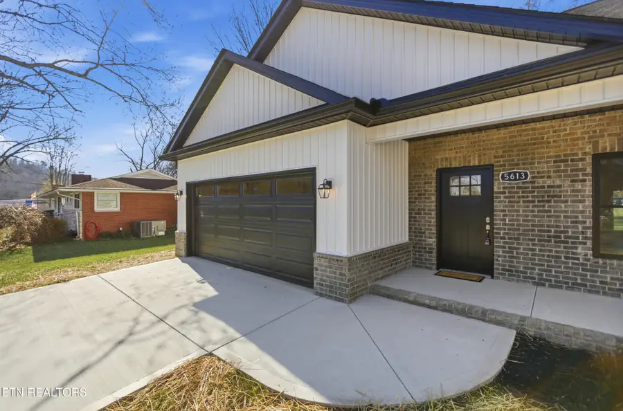 5613 Stoneleigh Rd, Knoxville, TN 37912 - Image #2