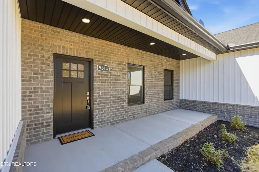 5613 Stoneleigh Rd, Knoxville, TN 37912 - Image #3