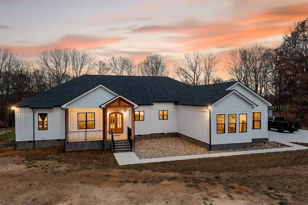 377 Margot Dr, Sparta, TN 38583 - #1