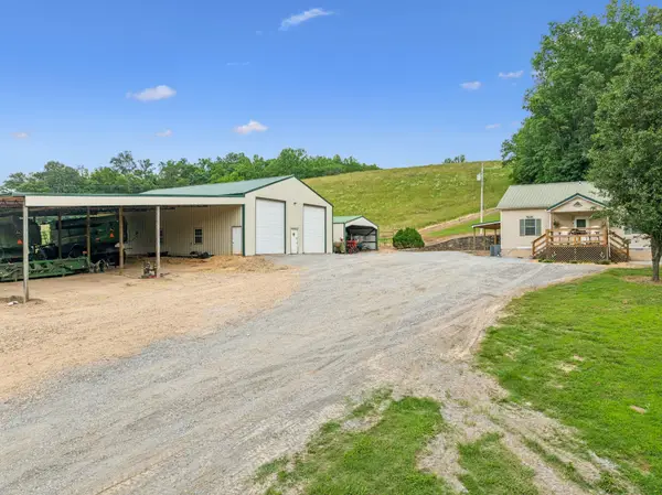 8663 Dog Creek Rd, Primm Springs, TN 38476