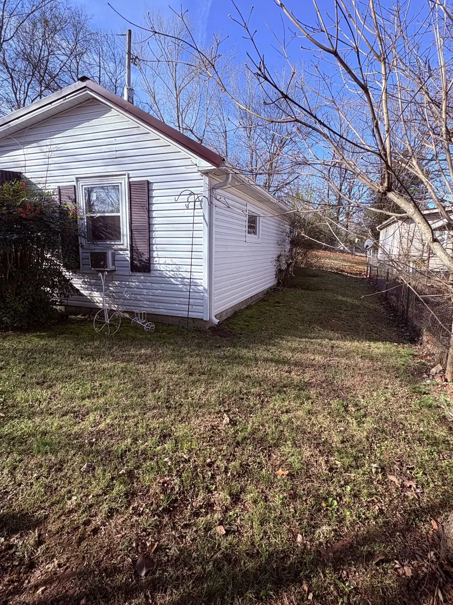 900 Oak Ln, Clarksville, TN 37040 - Image #3
