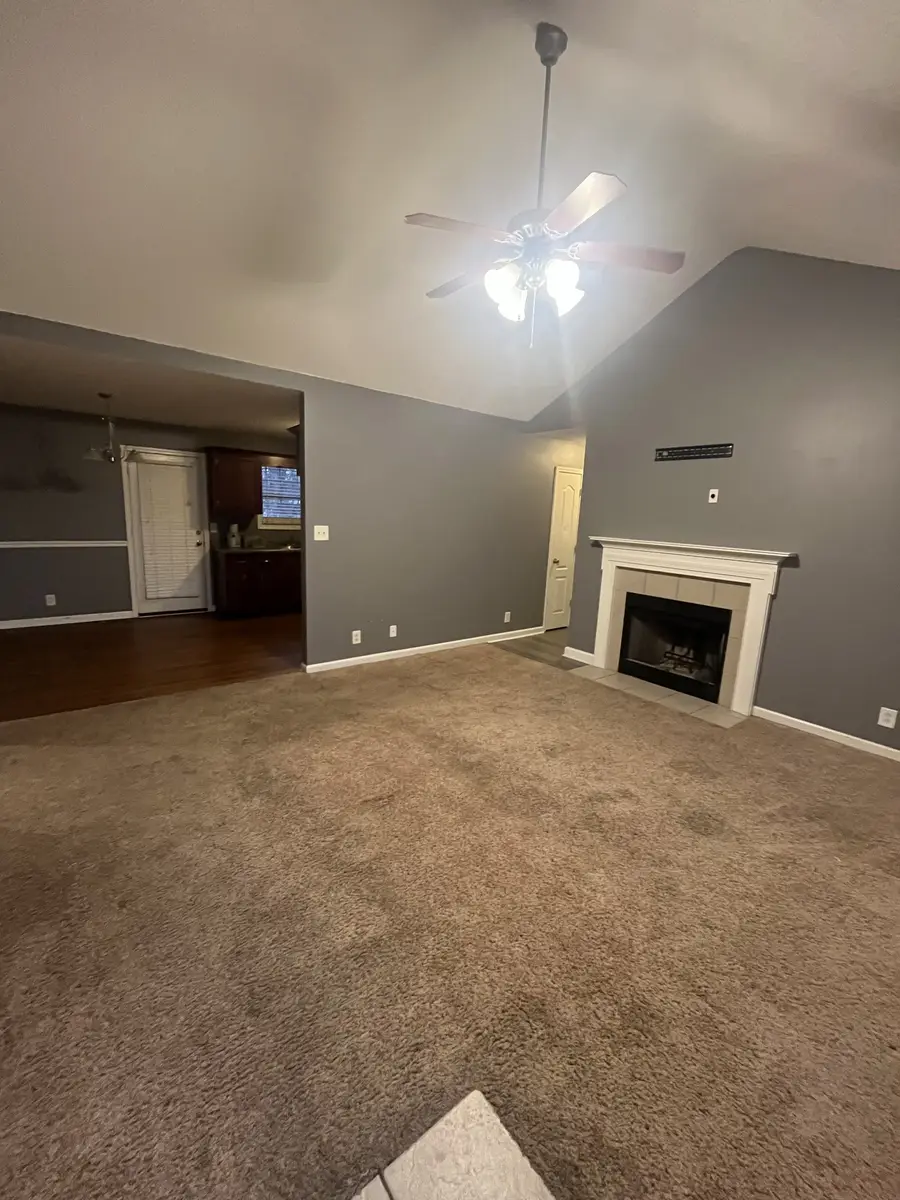 390 Paris Dr, Clarksville, TN 37042 - Image #2