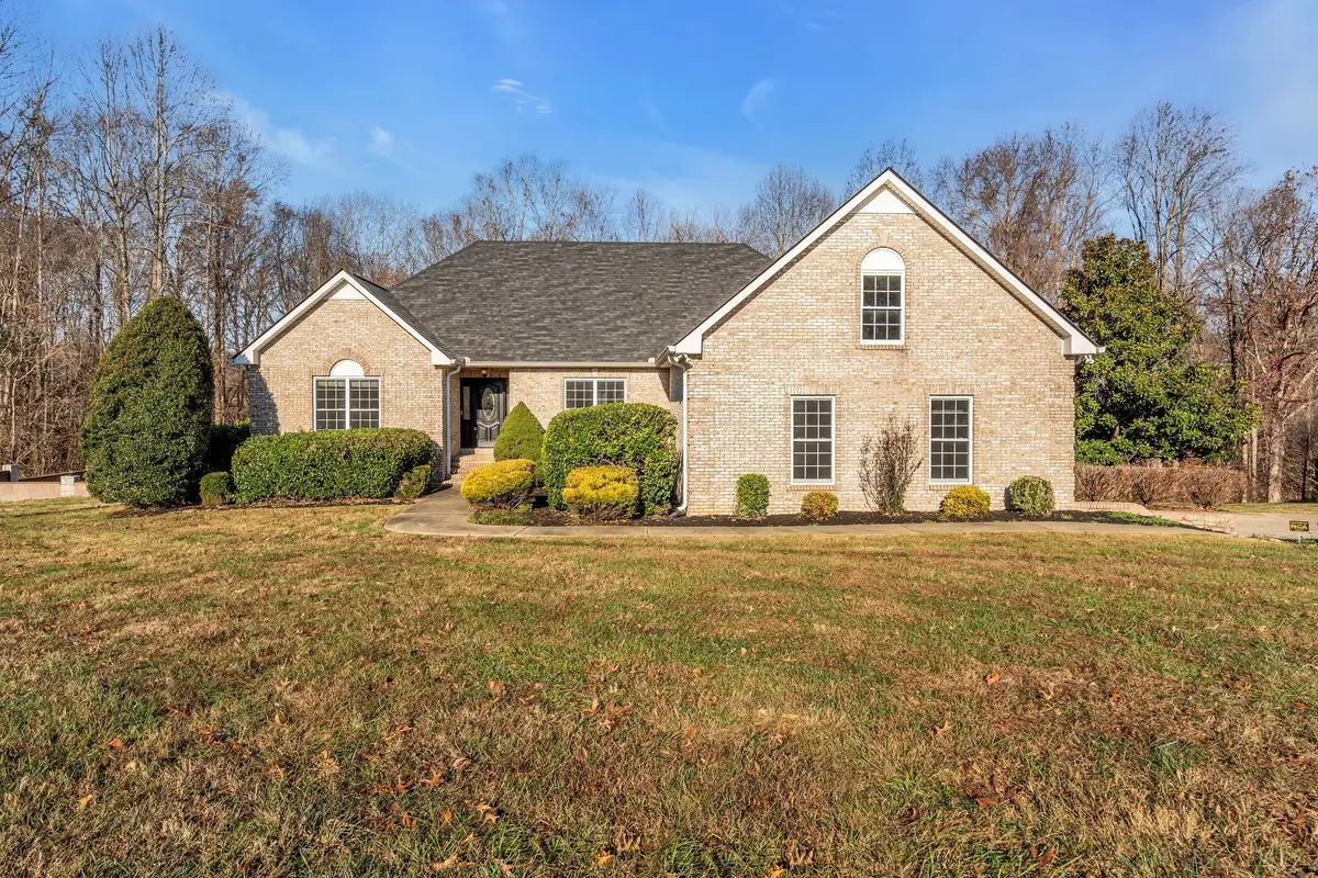 1094 Paradise Dr, Greenbrier, TN 37073 - Image #1