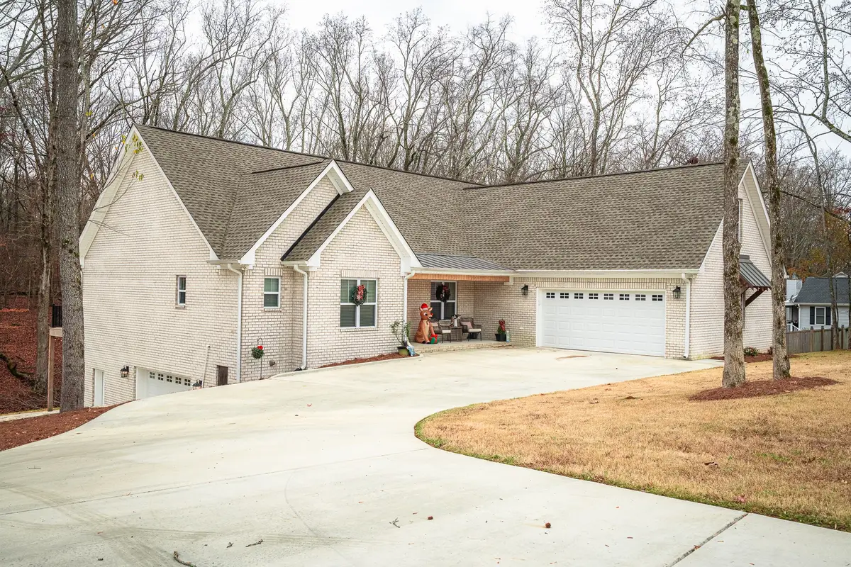 54 Spring Dr, Killen, AL 35645 - Image #1