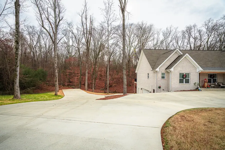 54 Spring Dr, Killen, AL 35645 - Image #2