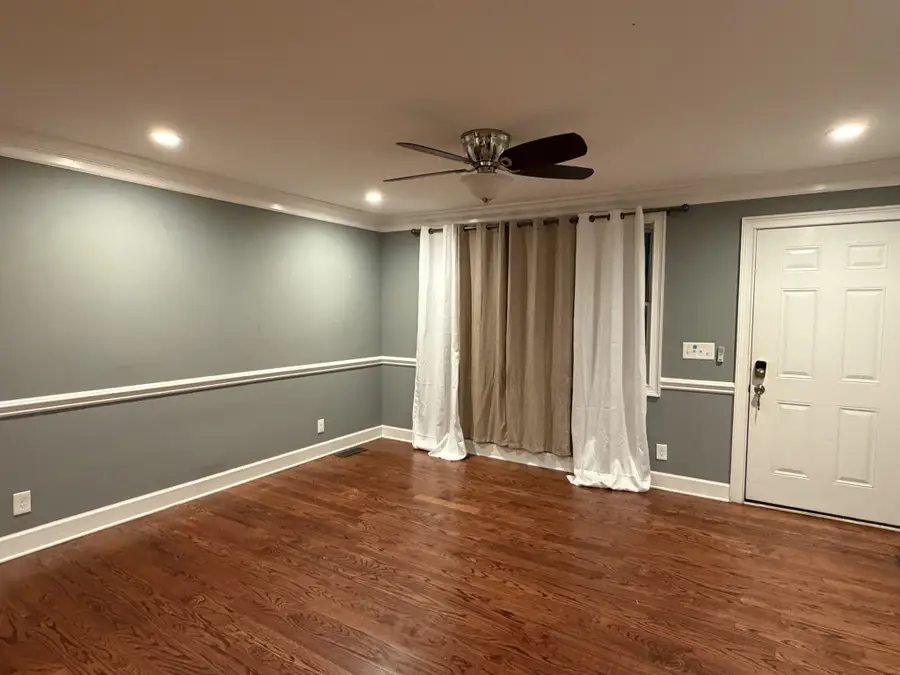 3231 Leawood Dr, Nashville, TN 37218 - Image #2