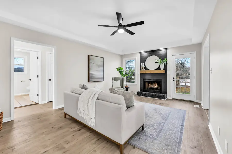 735 Jace Dr, Clarksville, TN 37040 - Image #2