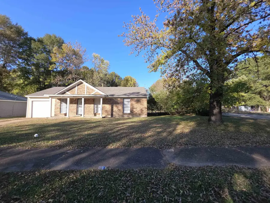 936 Chesterton Dr, Memphis, TN 38127 - Image #2