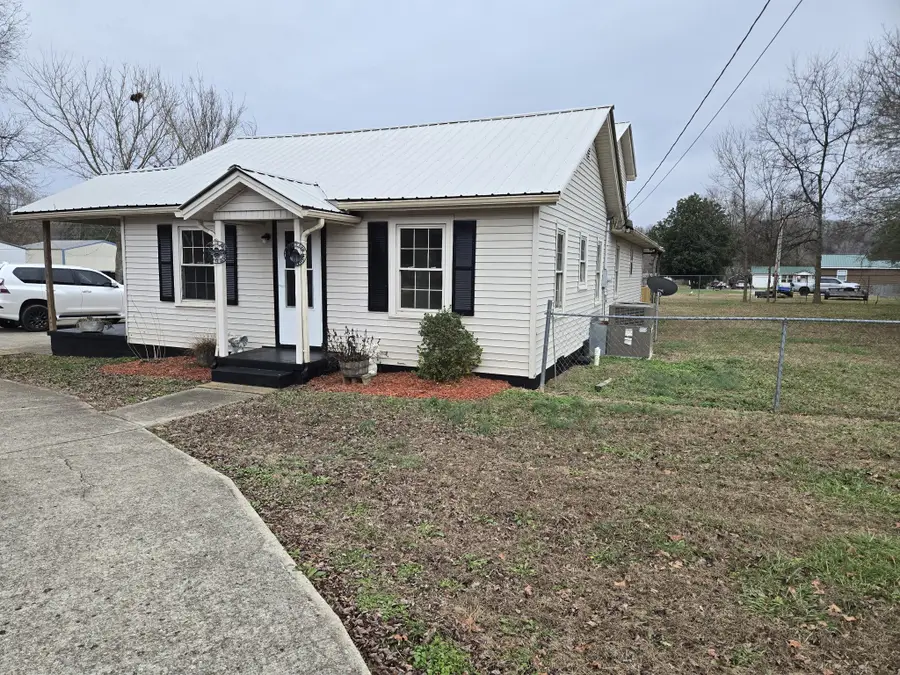 1755 W Trace Creek Rd, Waverly, TN 37185 - Image #2