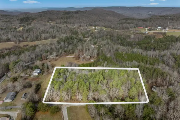 2 Ev Rd, Spencer, TN 38585