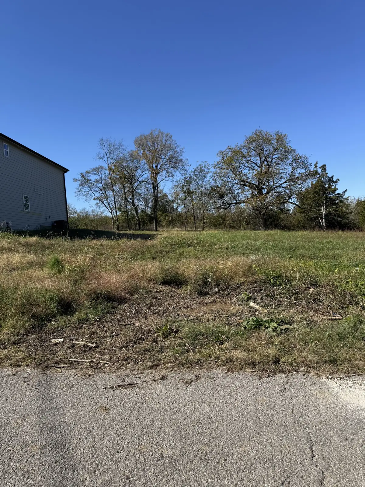 1539 E Stewarts Ln, Nashville, TN 37218 - Image #1