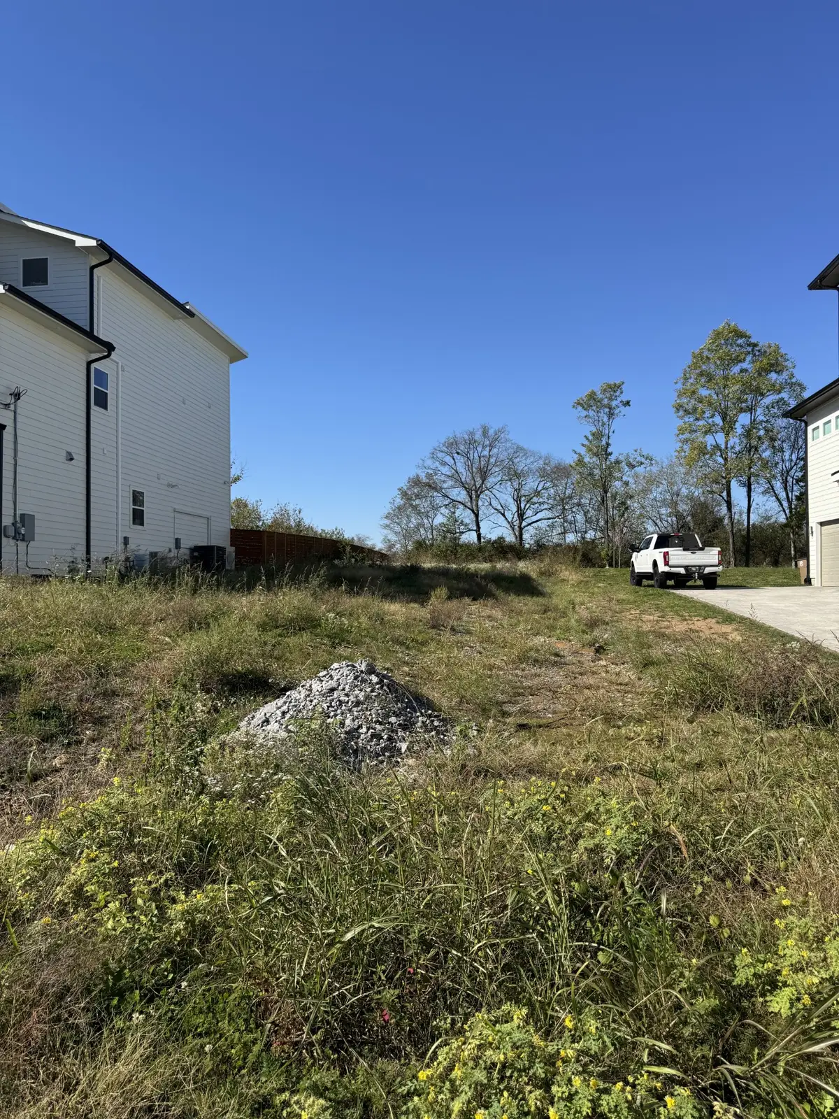 1535 E Stewarts Ln, Nashville, TN 37218 - Image #1