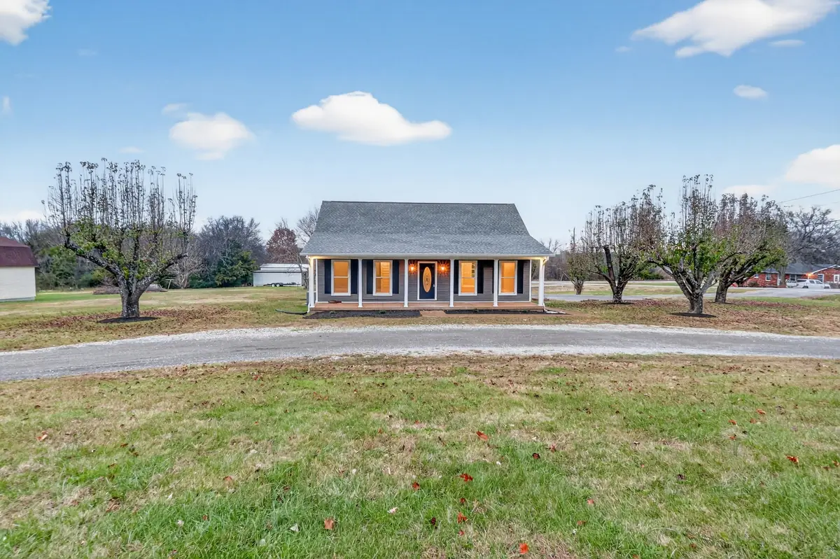 201 Fontenay Dr, Lebanon, TN 37090 - Image #1