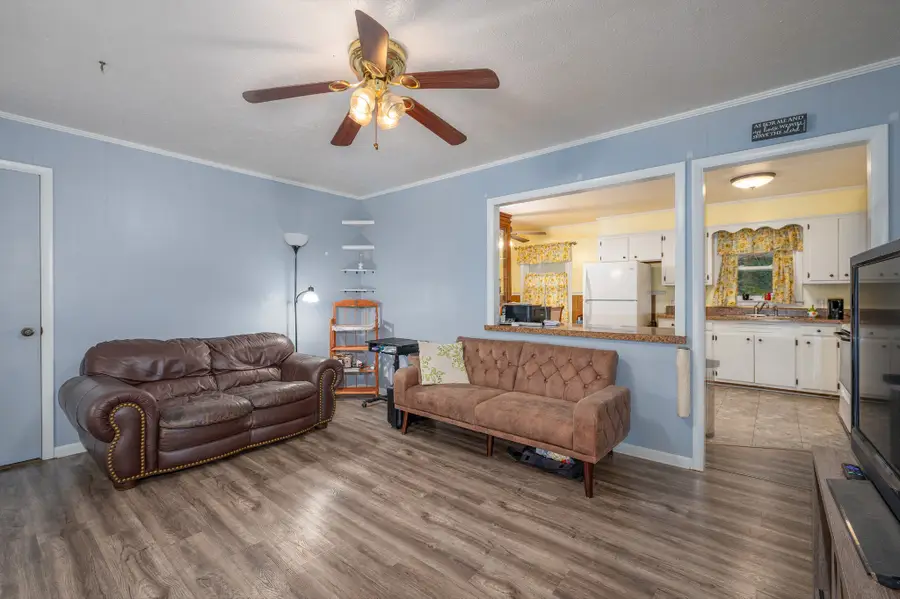 4428 Jennings Creek Hwy, Whitleyville, TN 38588 - Image #2