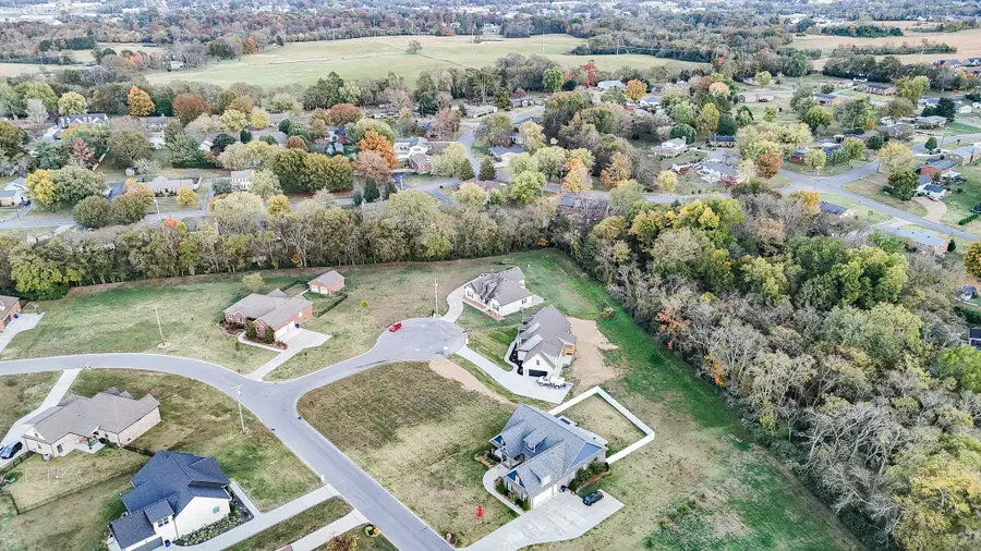 607 Apple Blossom Trl, Shelbyville, TN 37160 - Image #2