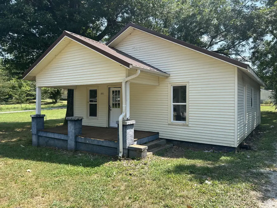 106 Hemlock St, Bruceton, TN 38317 - Image #2