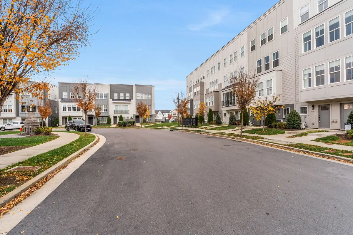 2032 Edison Park Ln, Nashville, TN 37209 - Image #1