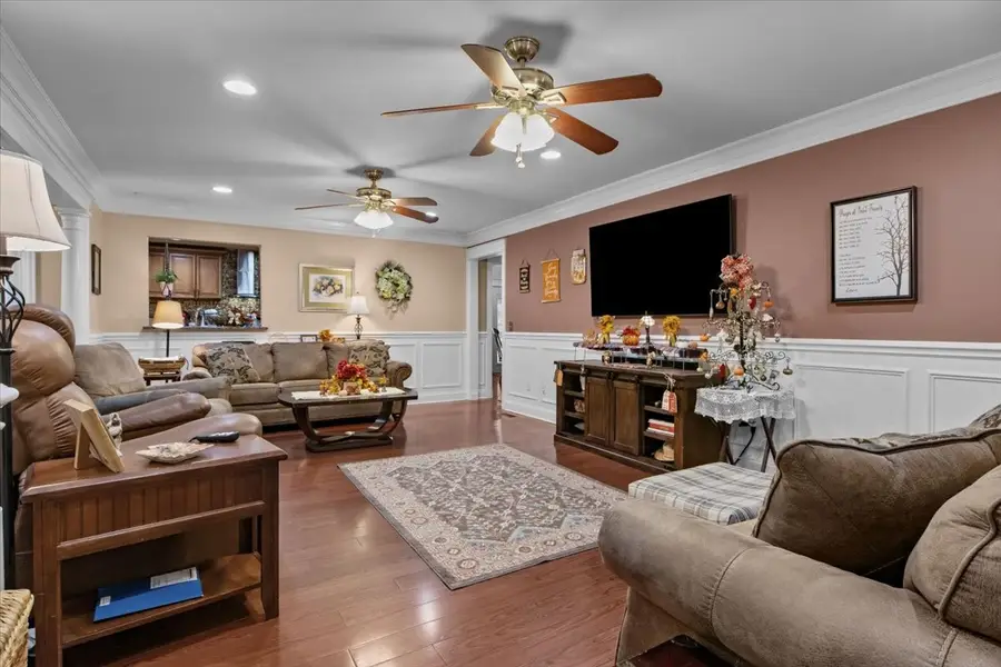 307 Crestview Dr, Dickson, TN 37055 - Image #2