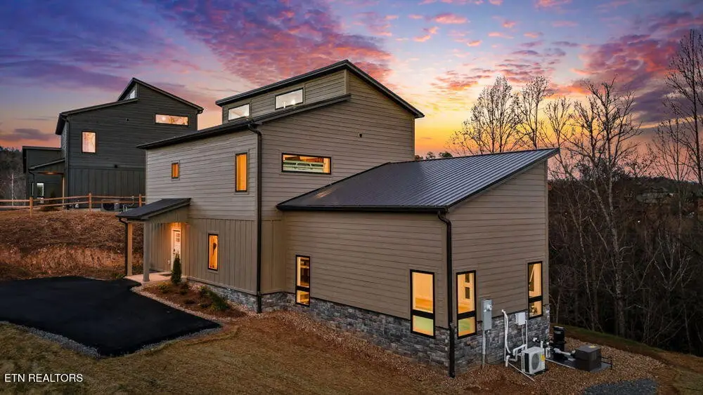 638 Ridge Top Loop, Gatlinburg, TN 37738 - Image #1